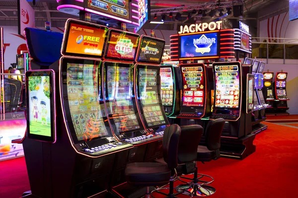 Match Winner slot game showcase featuring Aviator crash interface, Sweet Bonanza grid, Fortune Tiger reels, and Gates of Olympus multiplier display